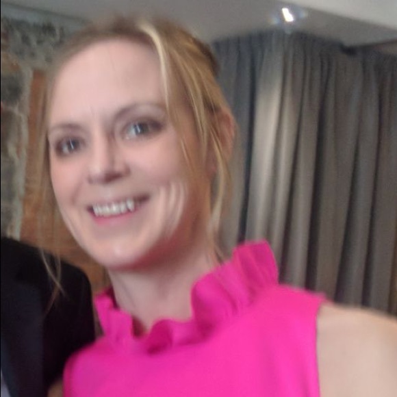 Meet your Posher, Lisa - Picture 1 of 1